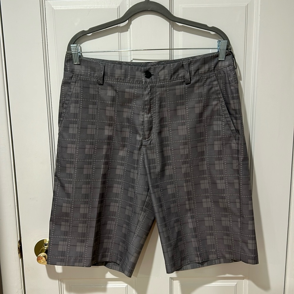 Men’s Adidas gray golf shorts-size 32